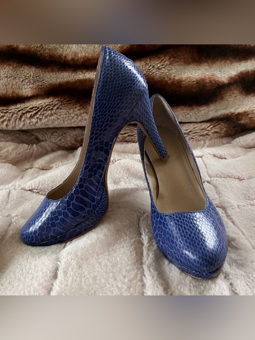 Ellen Tracy Patton Cobalt Blue Snakeskin Embossed Leather Stiletto Heels